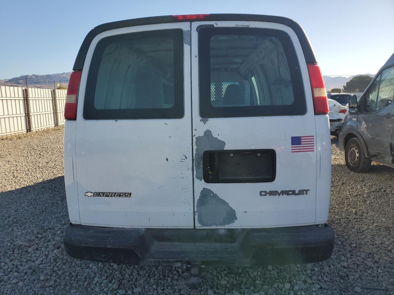 2004 Chevrolet Express G2500 - Image 6