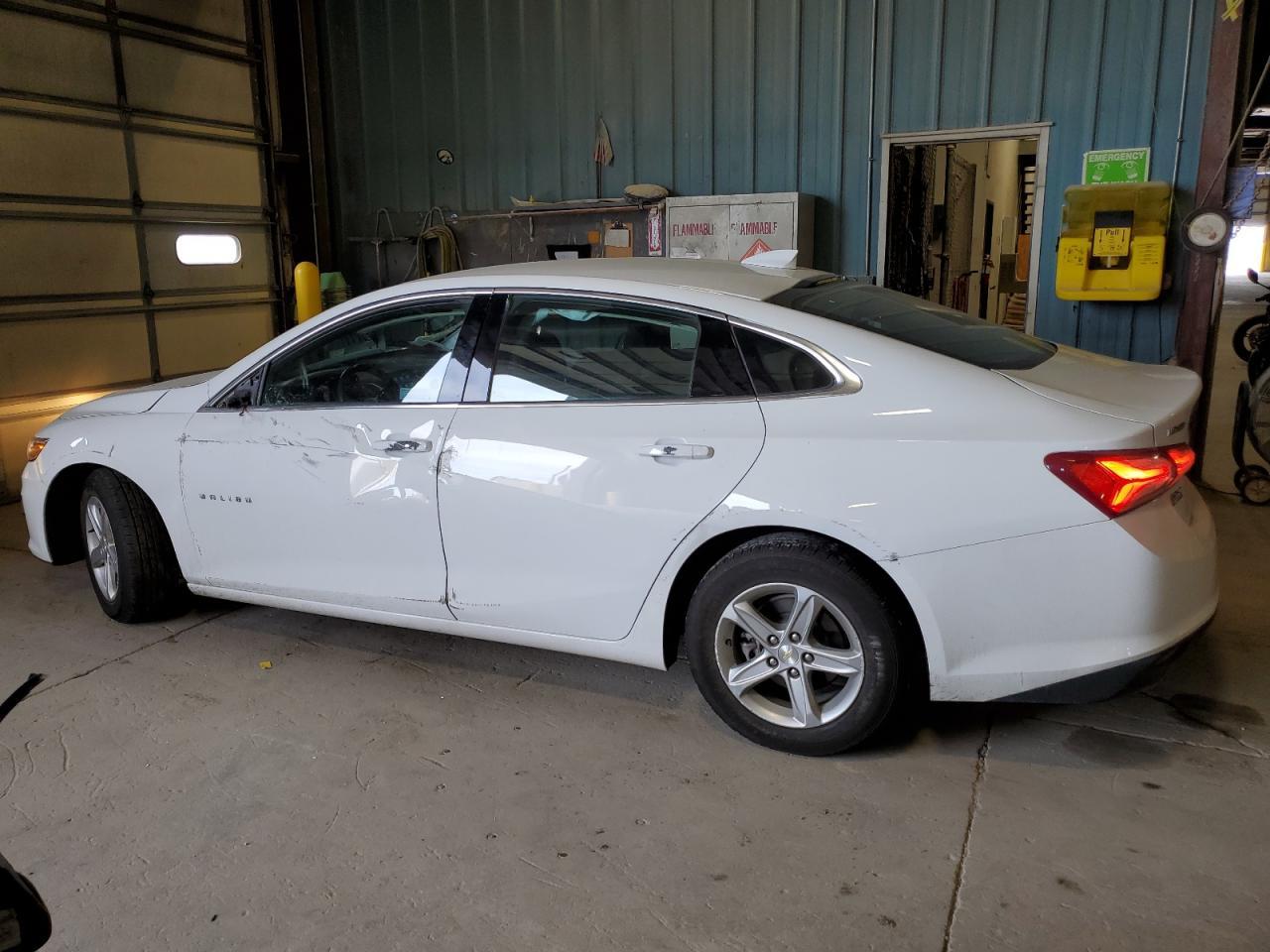 2022 Chevrolet Malibu Lt - Image 2