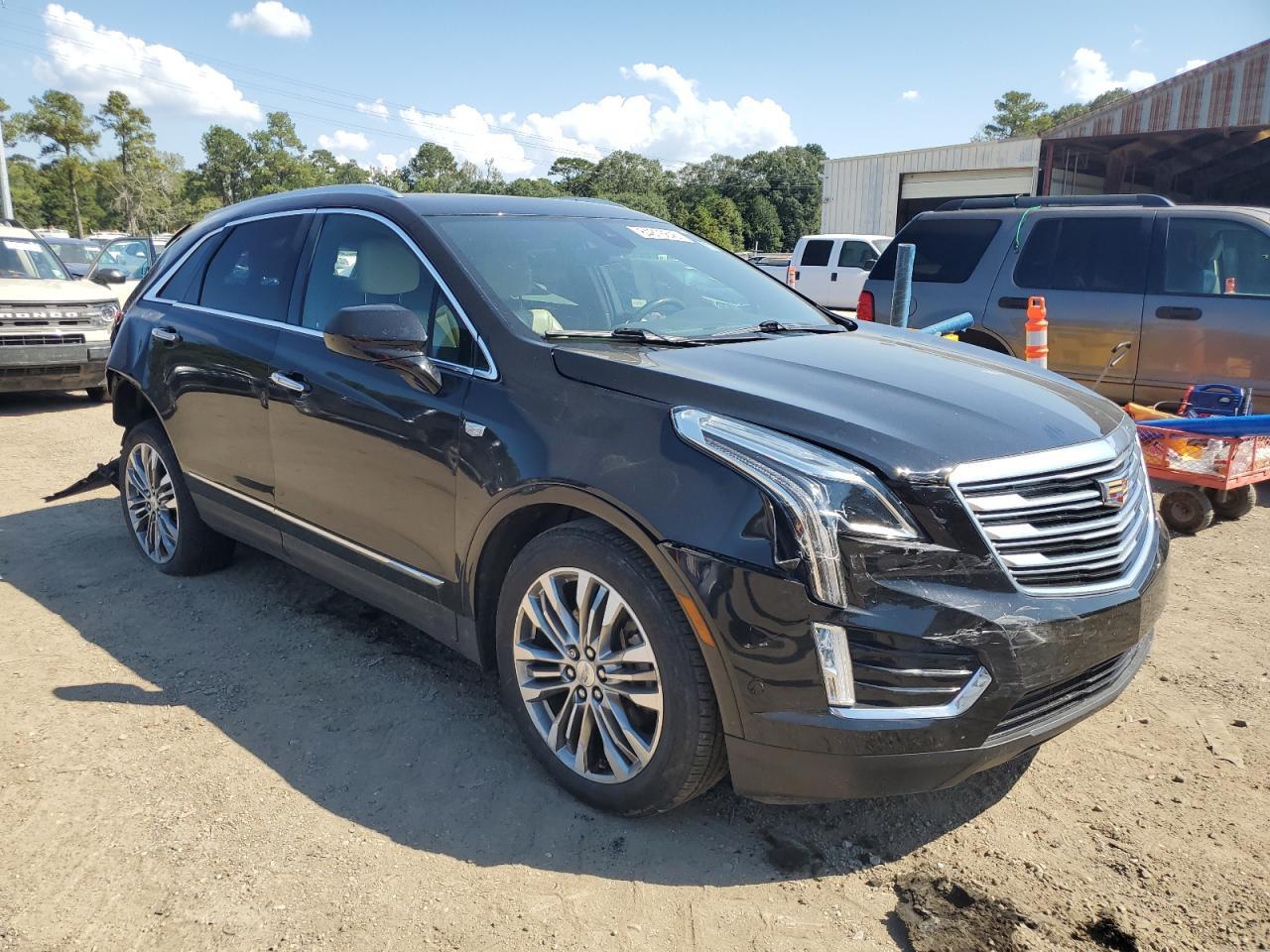 2017 Cadillac Xt5 Premium Luxury - Image 4