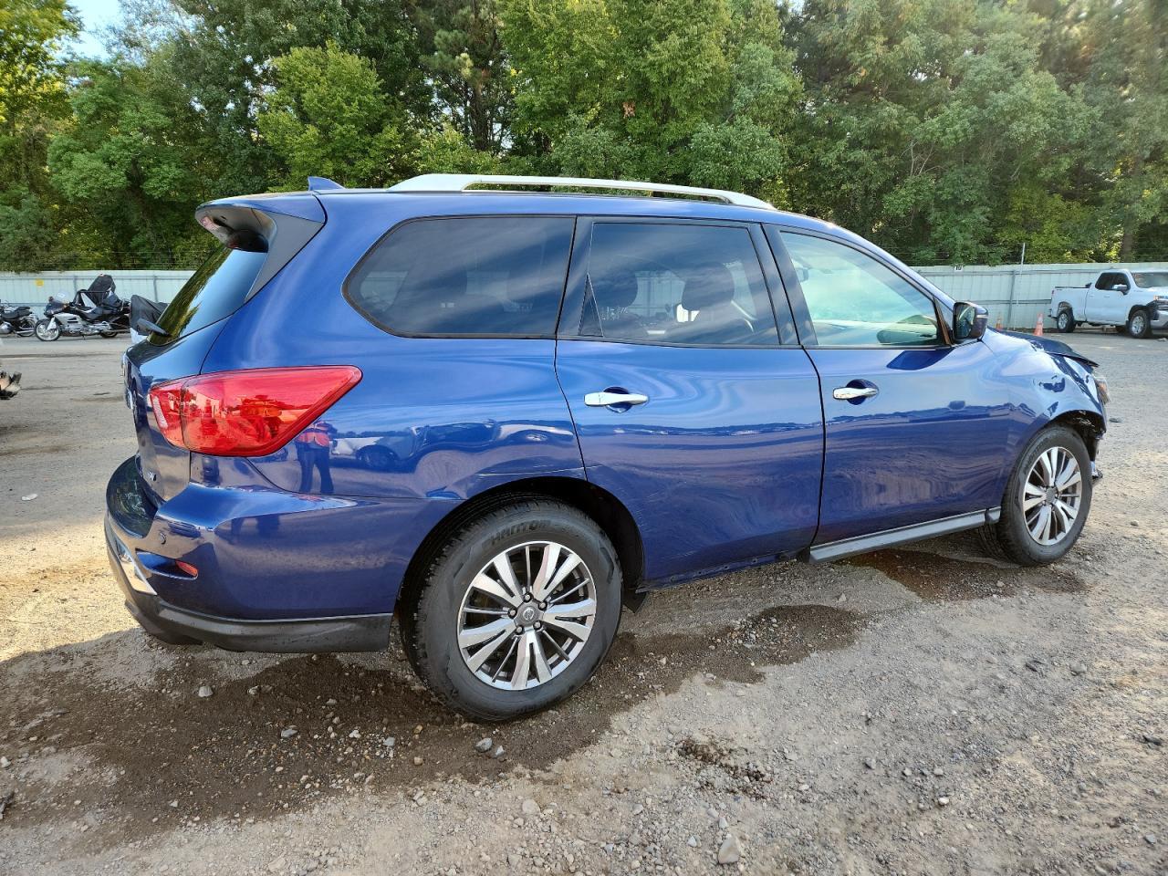 2020 Nissan Pathfinder Sv - Фото 3