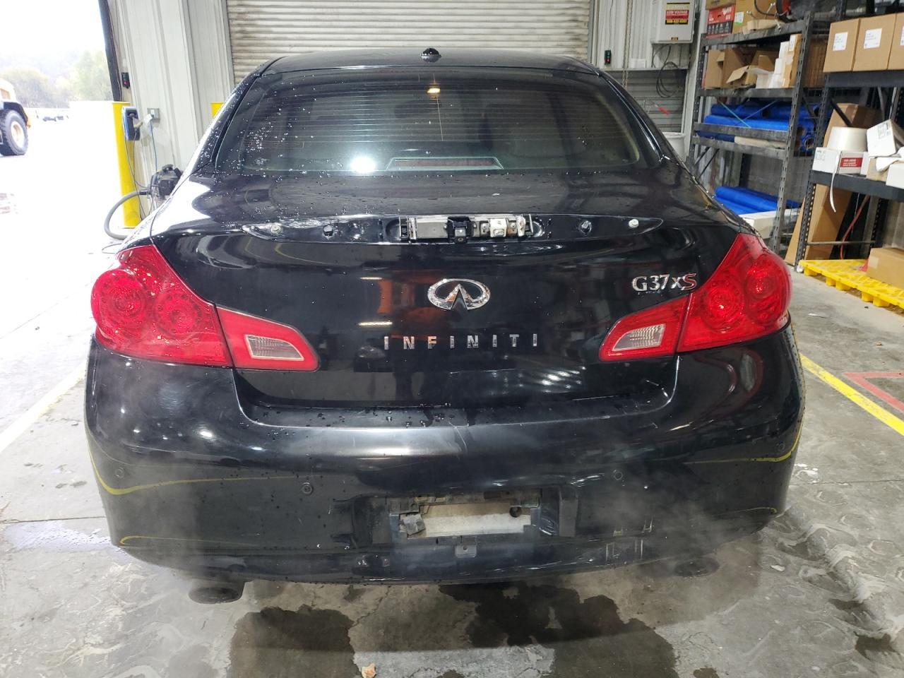 2011 Infiniti G37 - Image 6