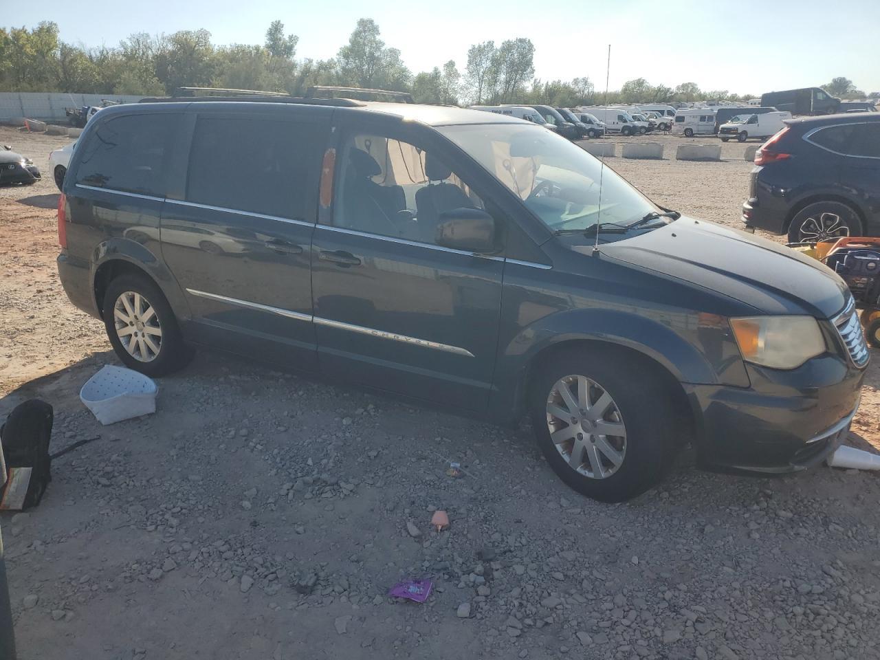 2014 Chrysler Town & Country Touring - Фото 4