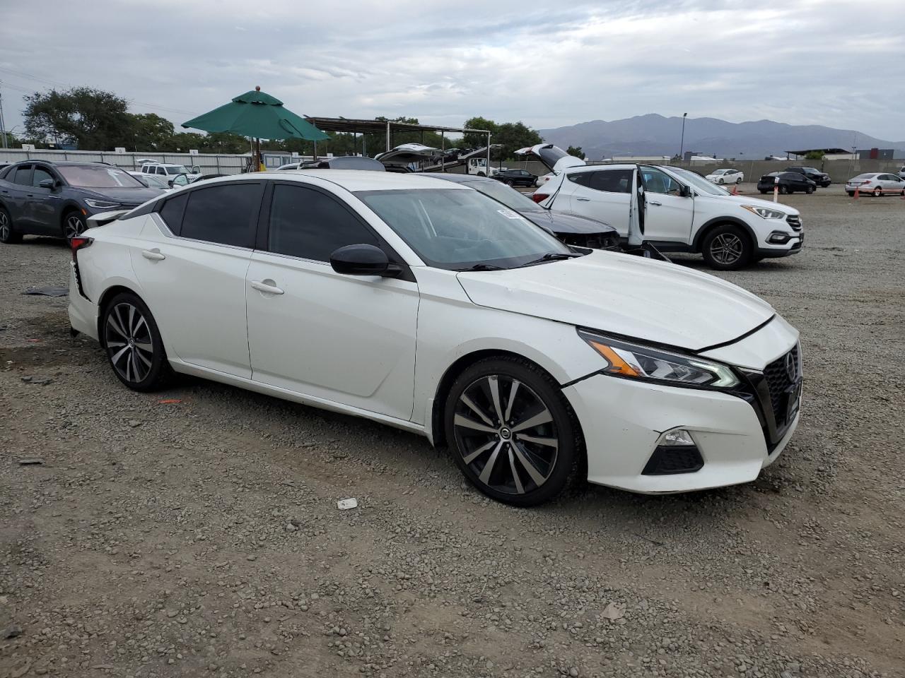 2019 Nissan Altima Sr - Image 4