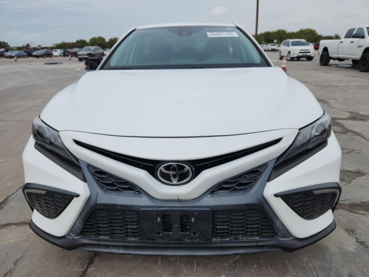 2022 Toyota Camry Se - Фото 5