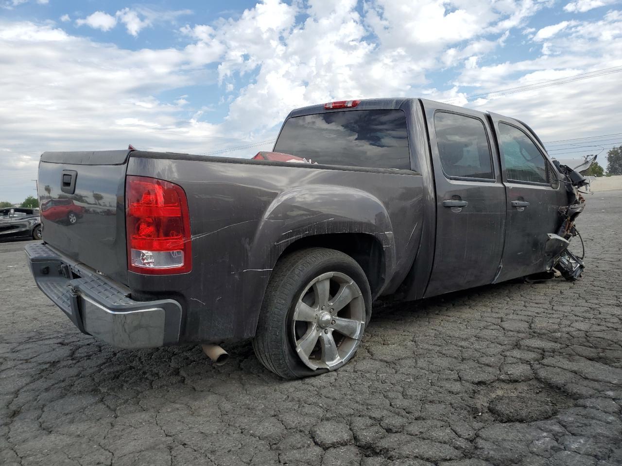 2010 GMC Sierra C1500 - Image 3