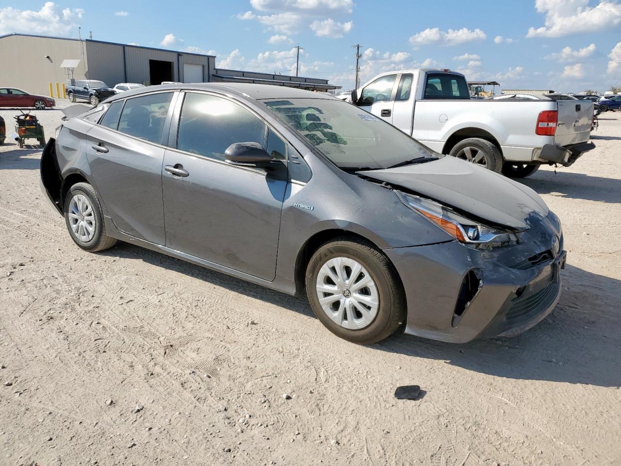 2019 Toyota Prius - Image 4