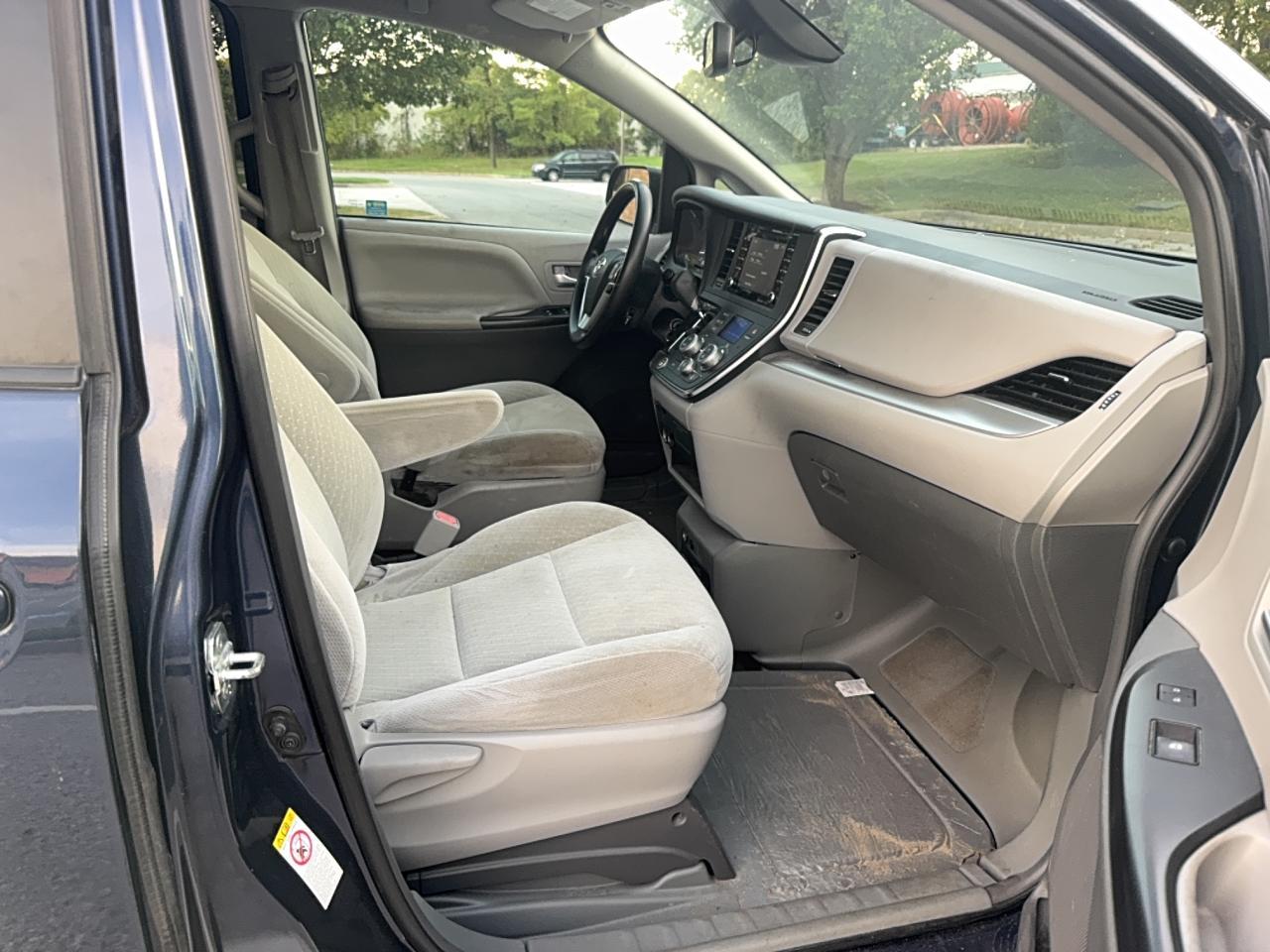2018 Toyota Sienna Le - Фото 5