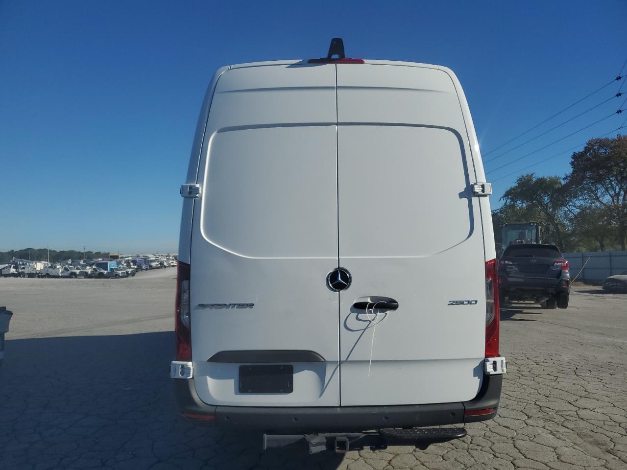 2024 Mercedes-Benz Sprinter 2500 - Фото 6