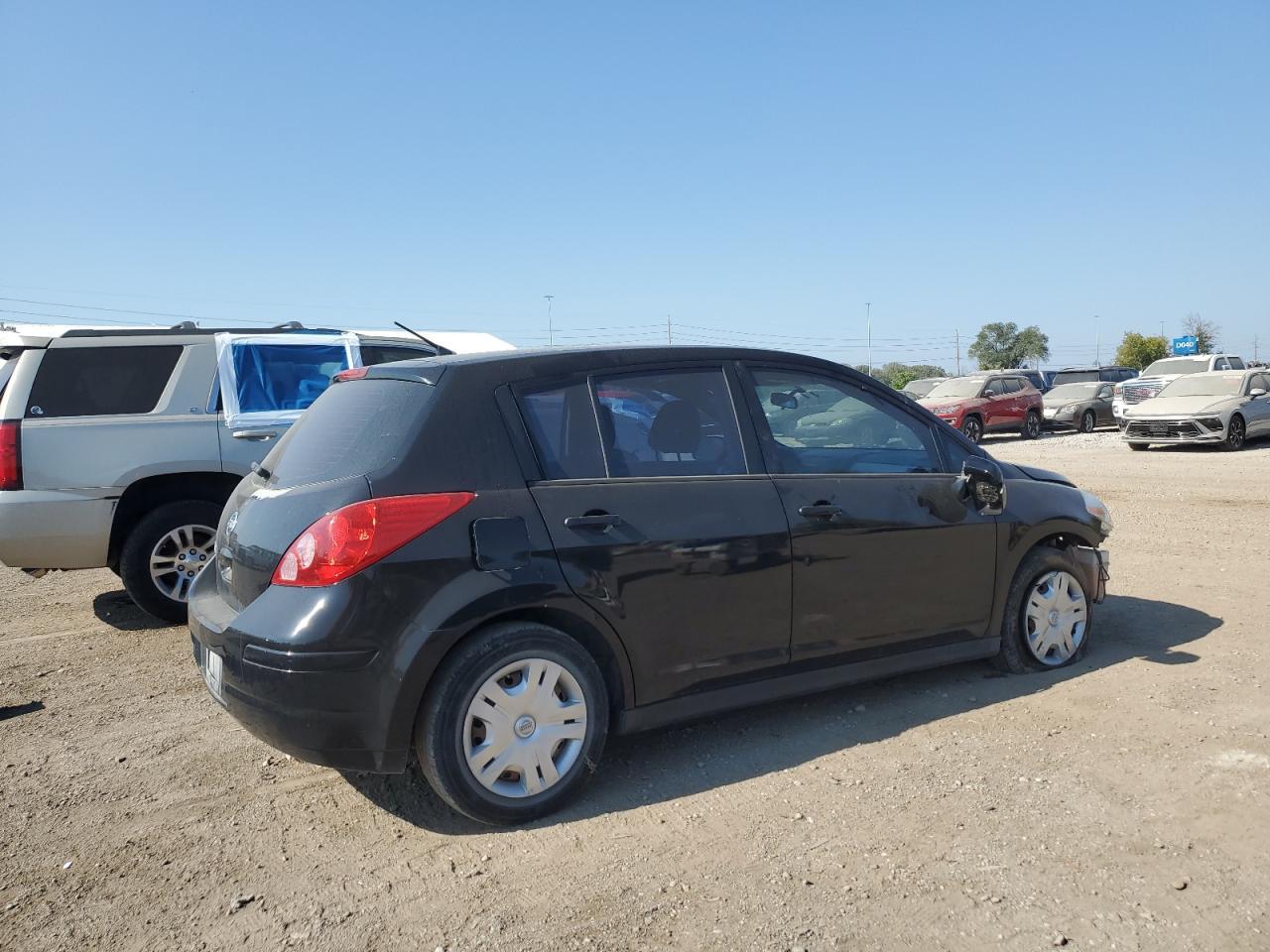 2011 Nissan Versa S - Image 3