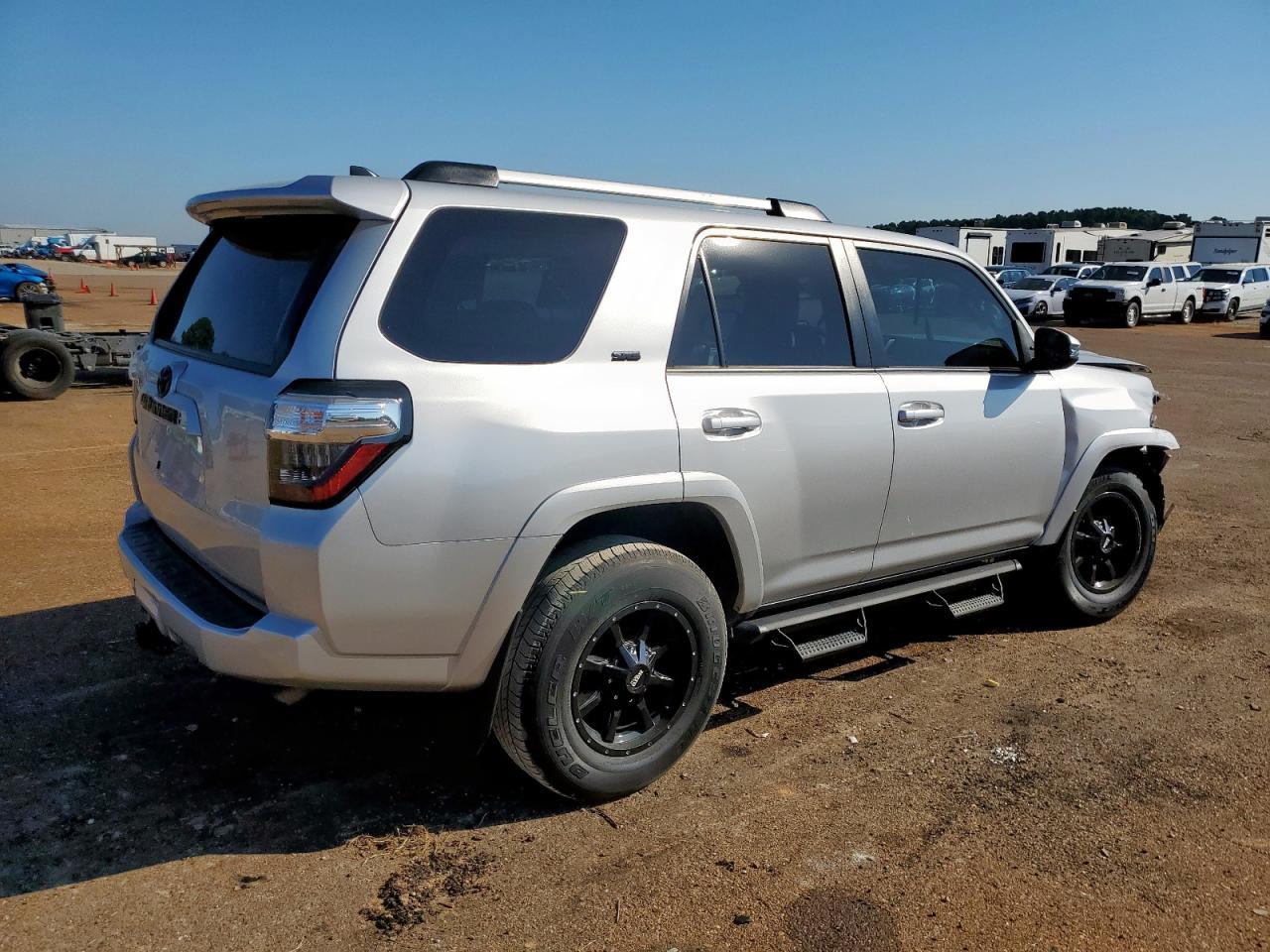 2022 Toyota 4Runner Sr5 - Image 3