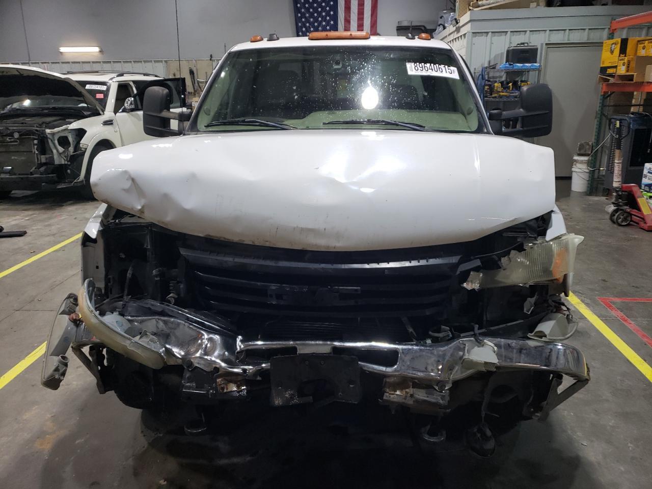 2004 GMC New Sierra K3500 - Фото 5