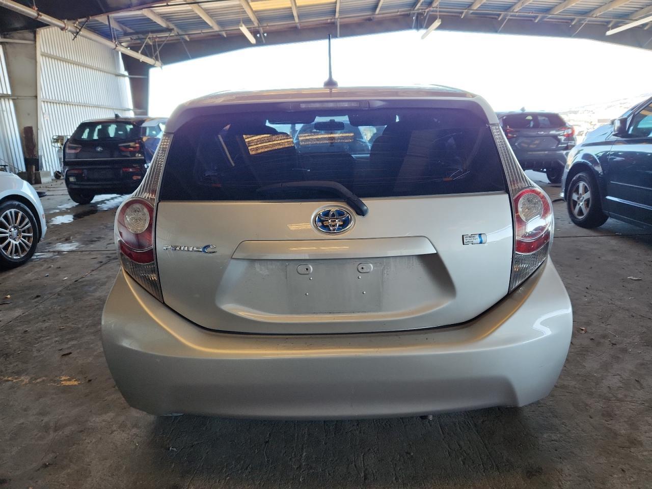 2012 Toyota Prius C - Фото 6