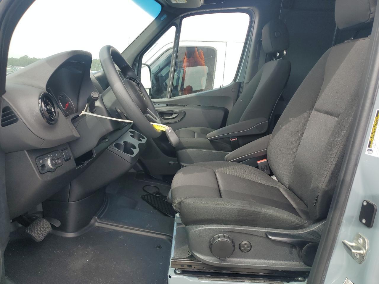 2023 Mercedes-Benz Sprinter 2500 - Фото 7