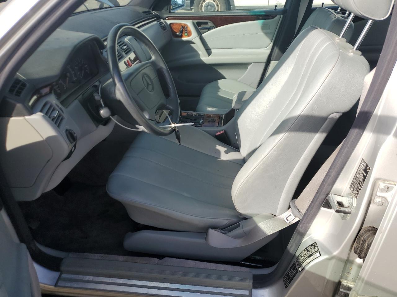 1998 Mercedes-Benz E-320 - Фото 7