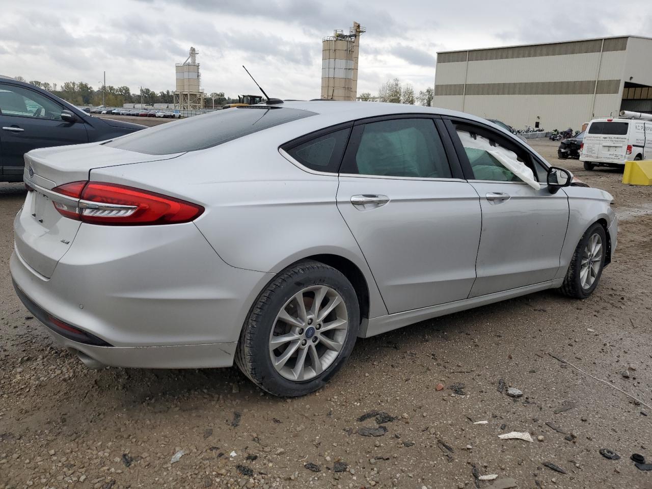 2017 Ford Fusion Se - Фото 3