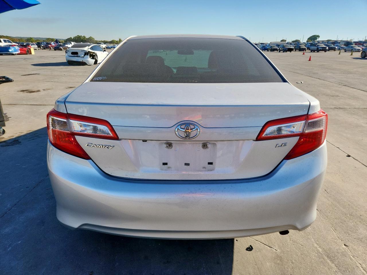 2014 Toyota Camry L - Image 6