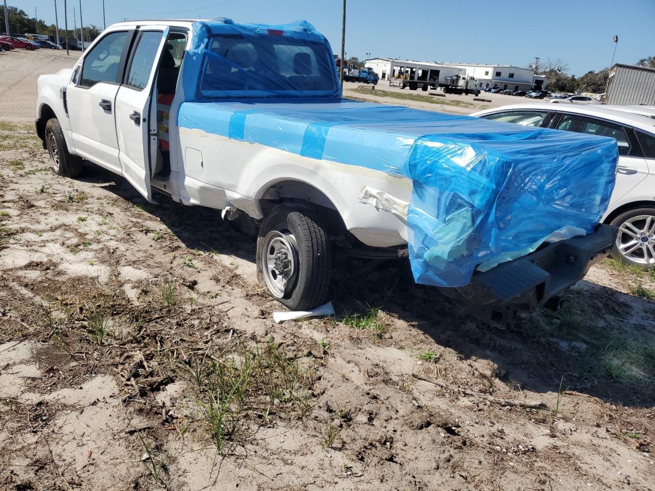 2022 Ford F250 Super Duty - Фото 2