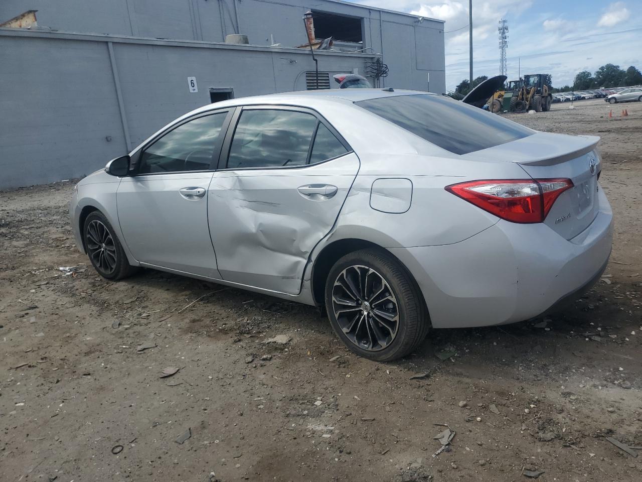 2015 Toyota Corolla L - Фото 2