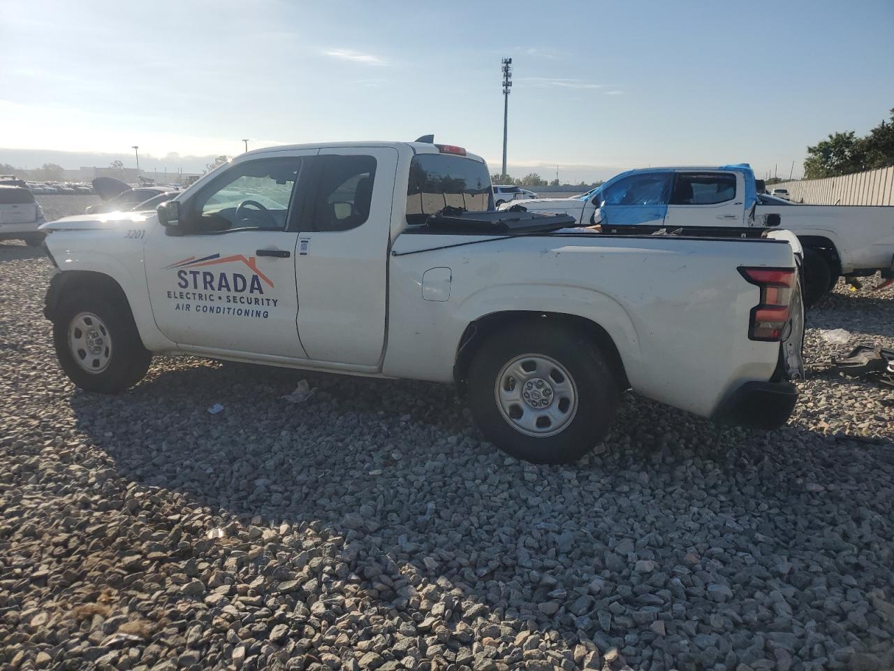 2022 Nissan Frontier S - Фото 2