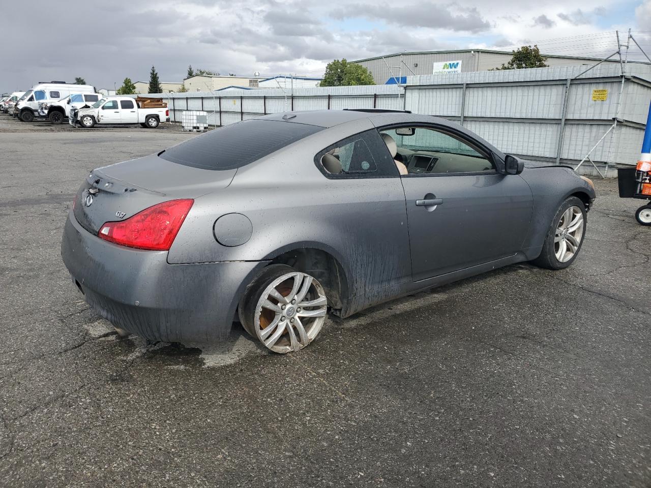 2010 Infiniti G37 Base - Image 3