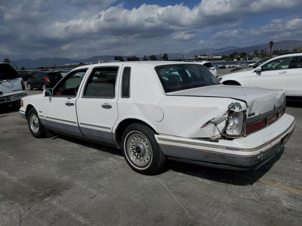 1997 Lincoln Town Car - Фото 2