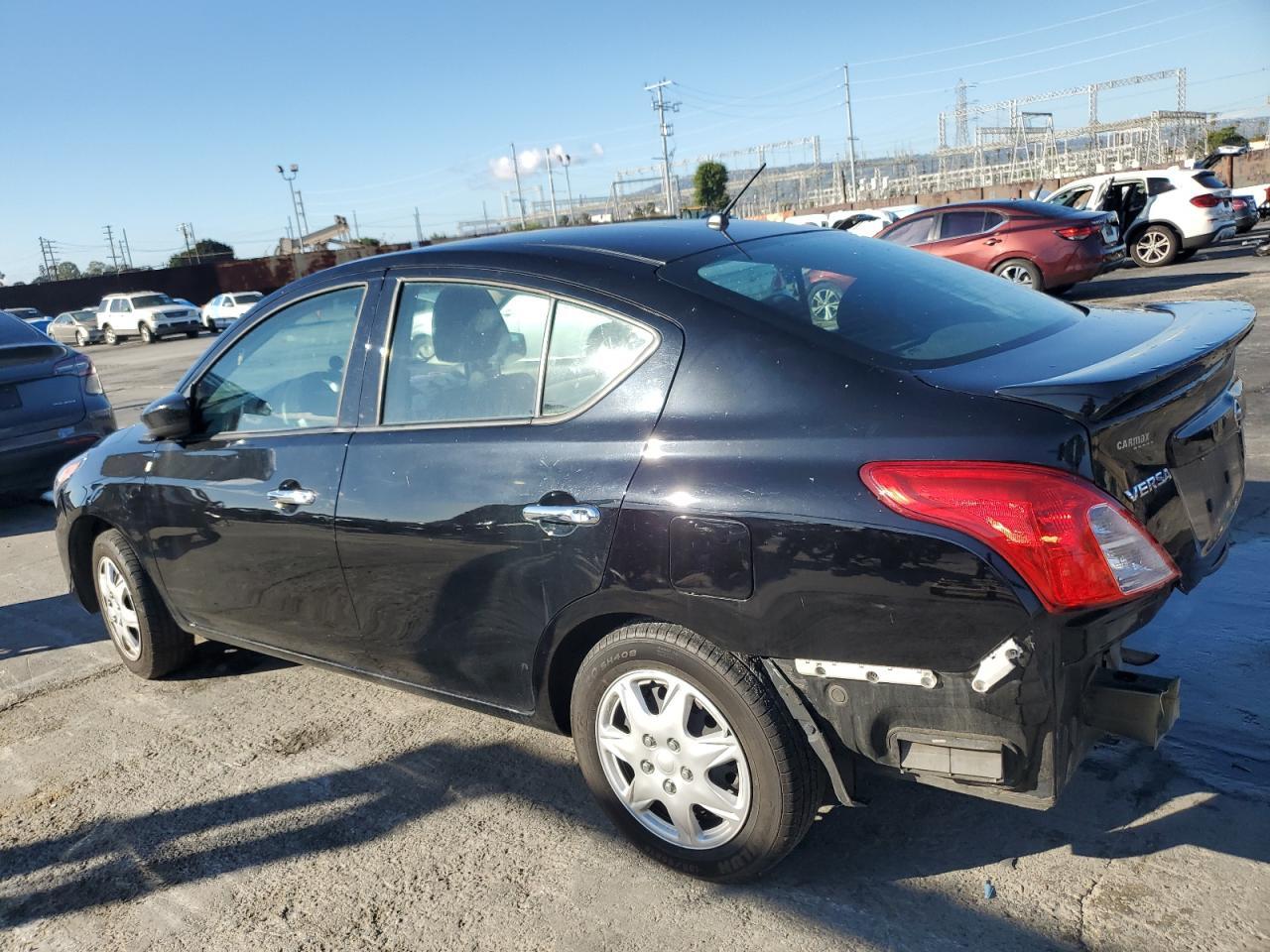 2019 Nissan Versa S - Фото 2