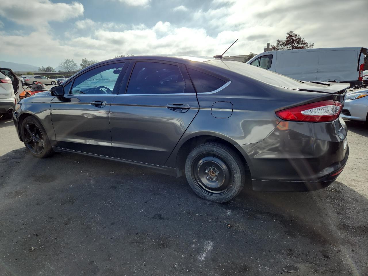 2016 Ford Fusion Se - Фото 2