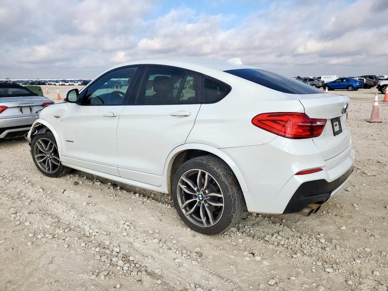 2016 BMW X4 xDrive28I - Фото 2