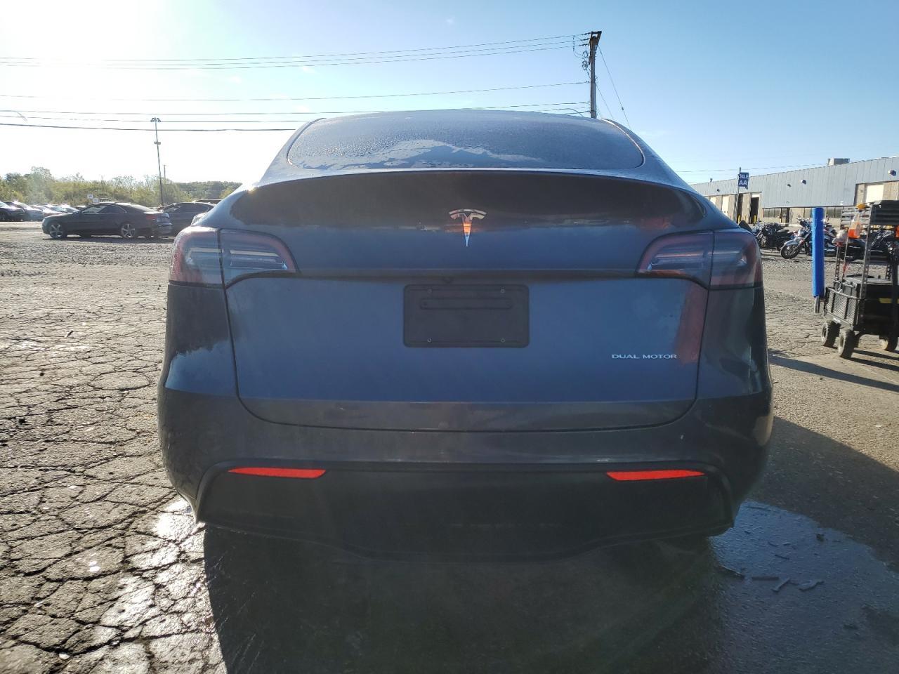 2023 Tesla Model Y - Фото 6