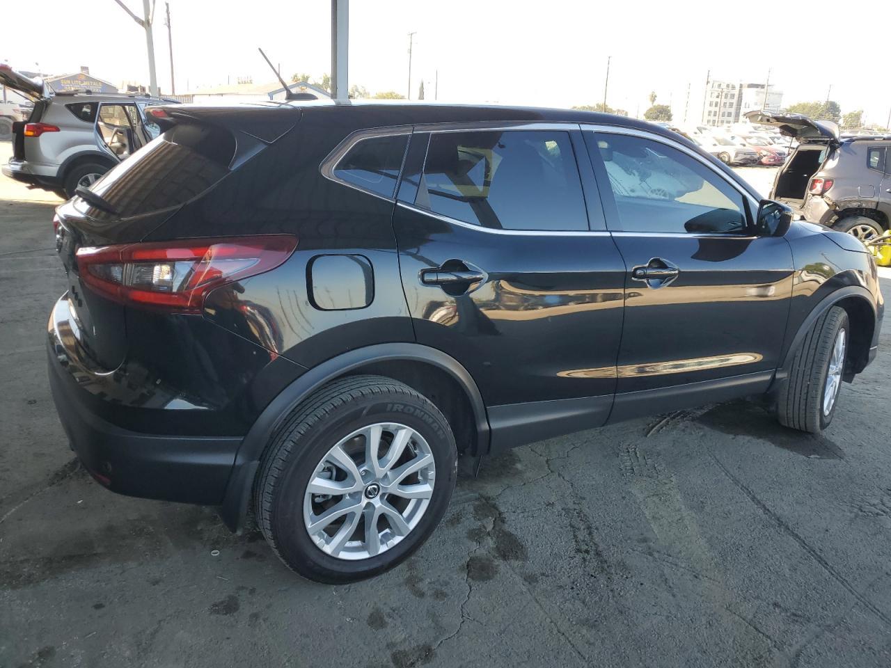 2021 Nissan Rogue Sport S - Фото 3