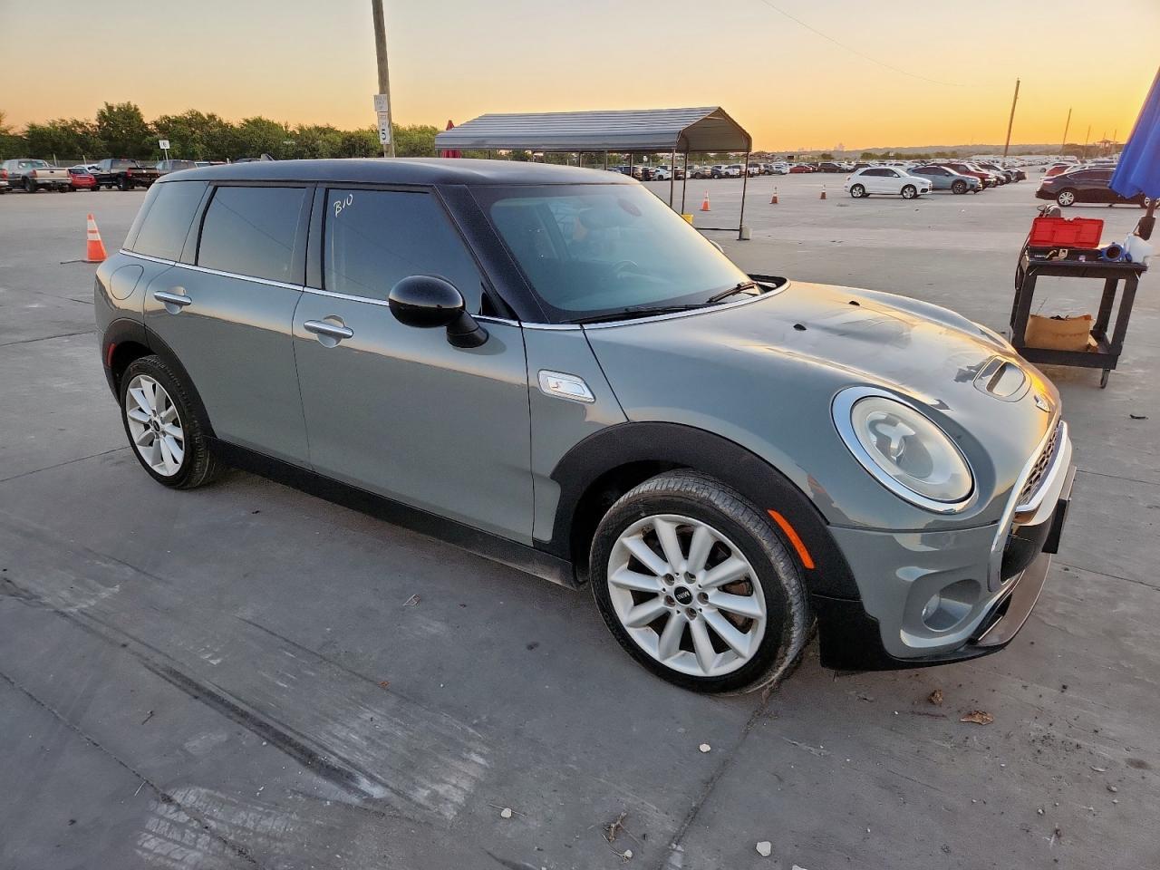 2017 Mini Cooper S Clubman - Image 4