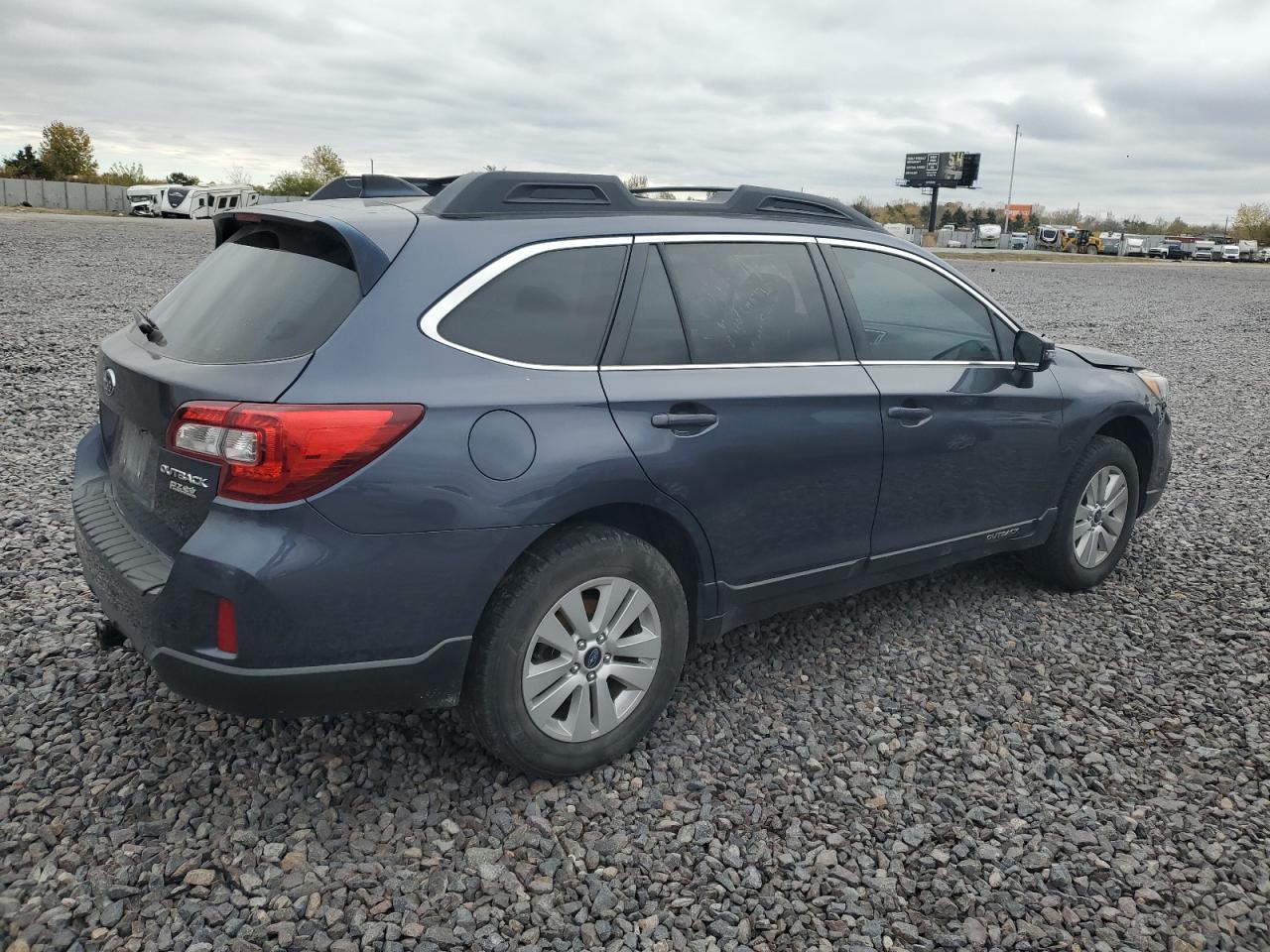 2017 Subaru Outback 2.5I Premium - Image 3