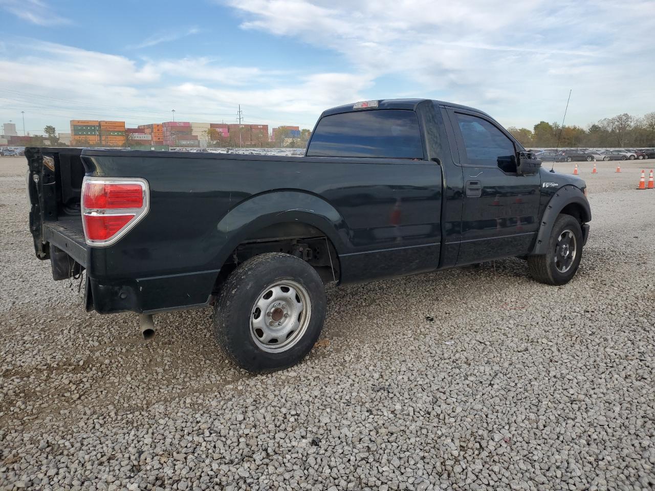 2013 Ford F150 - Фото 3