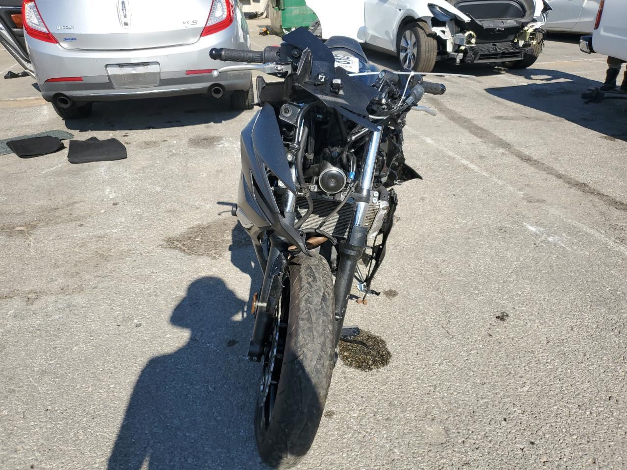 2024 Kawasaki Ex650 R - Фото 2