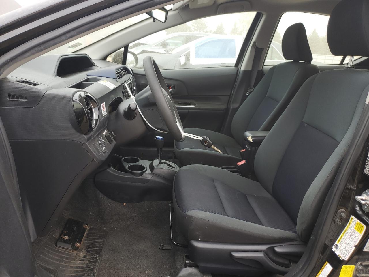 2016 Toyota Prius C - Фото 7