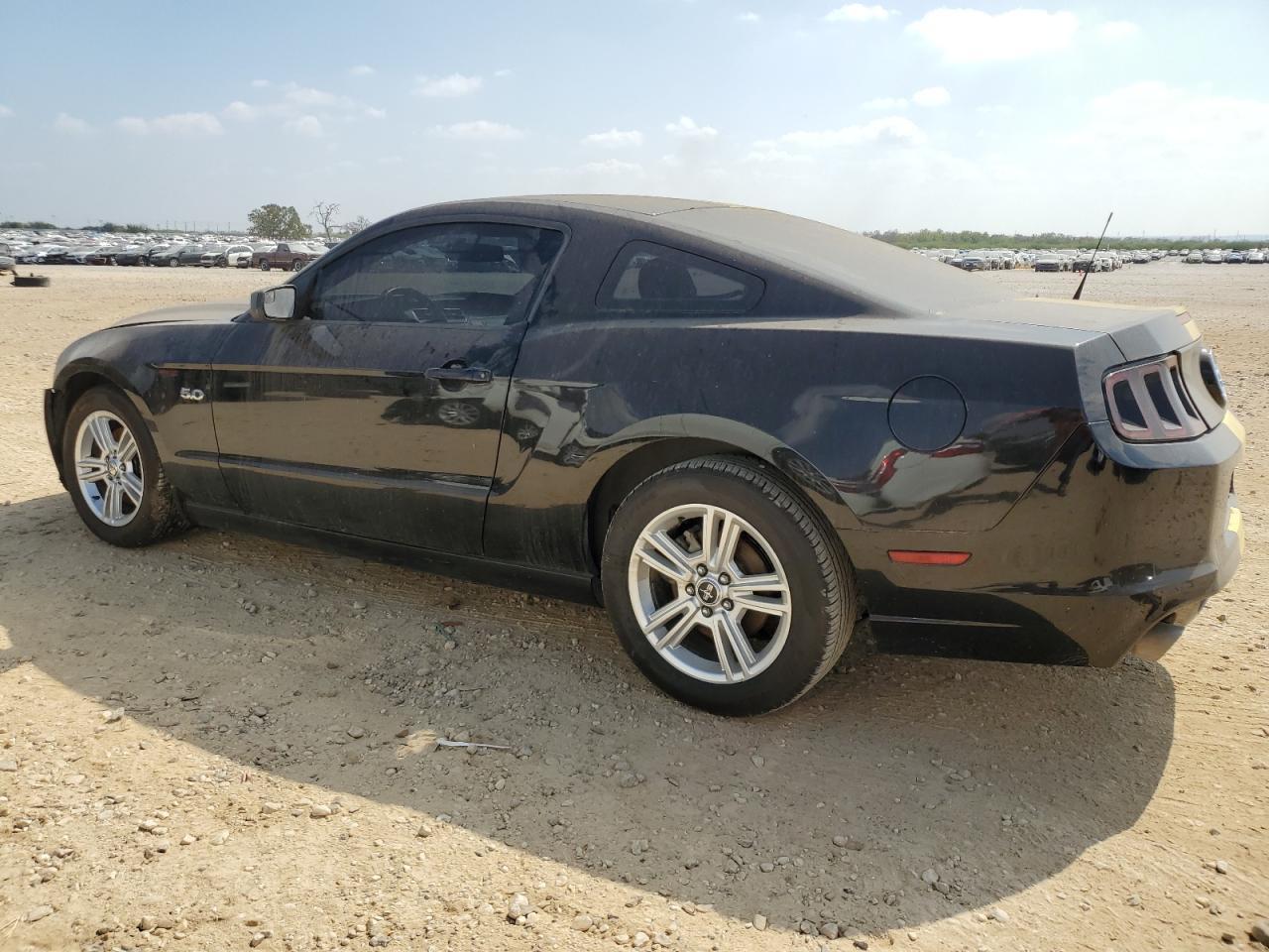 2013 Ford Mustang - Фото 2