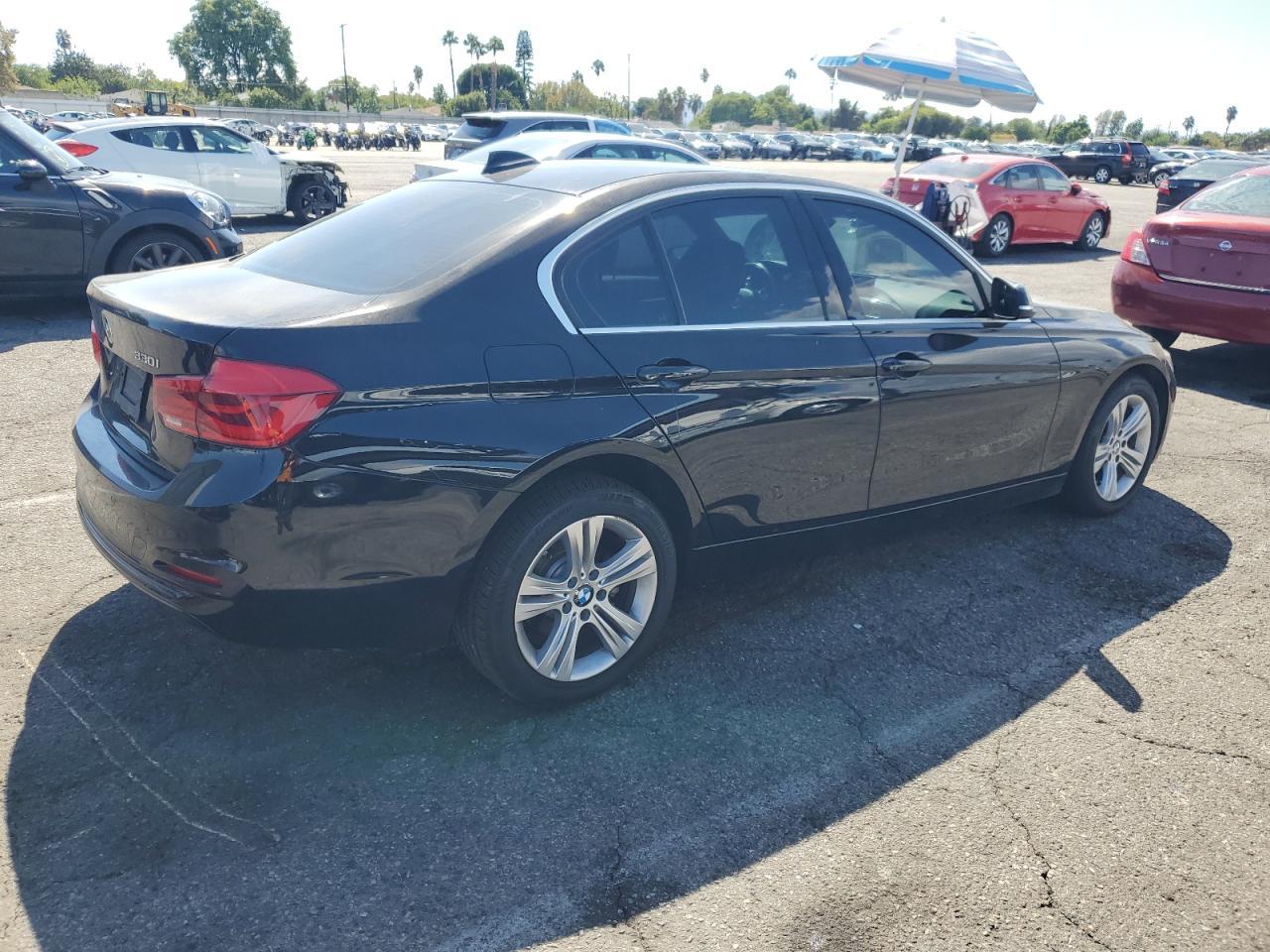 2017 BMW 330 I - Фото 3