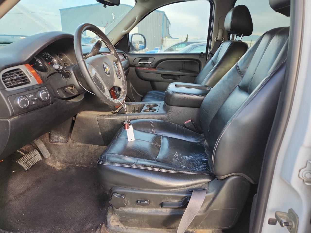 2011 Chevrolet Suburban K1500 Lt - Image 7