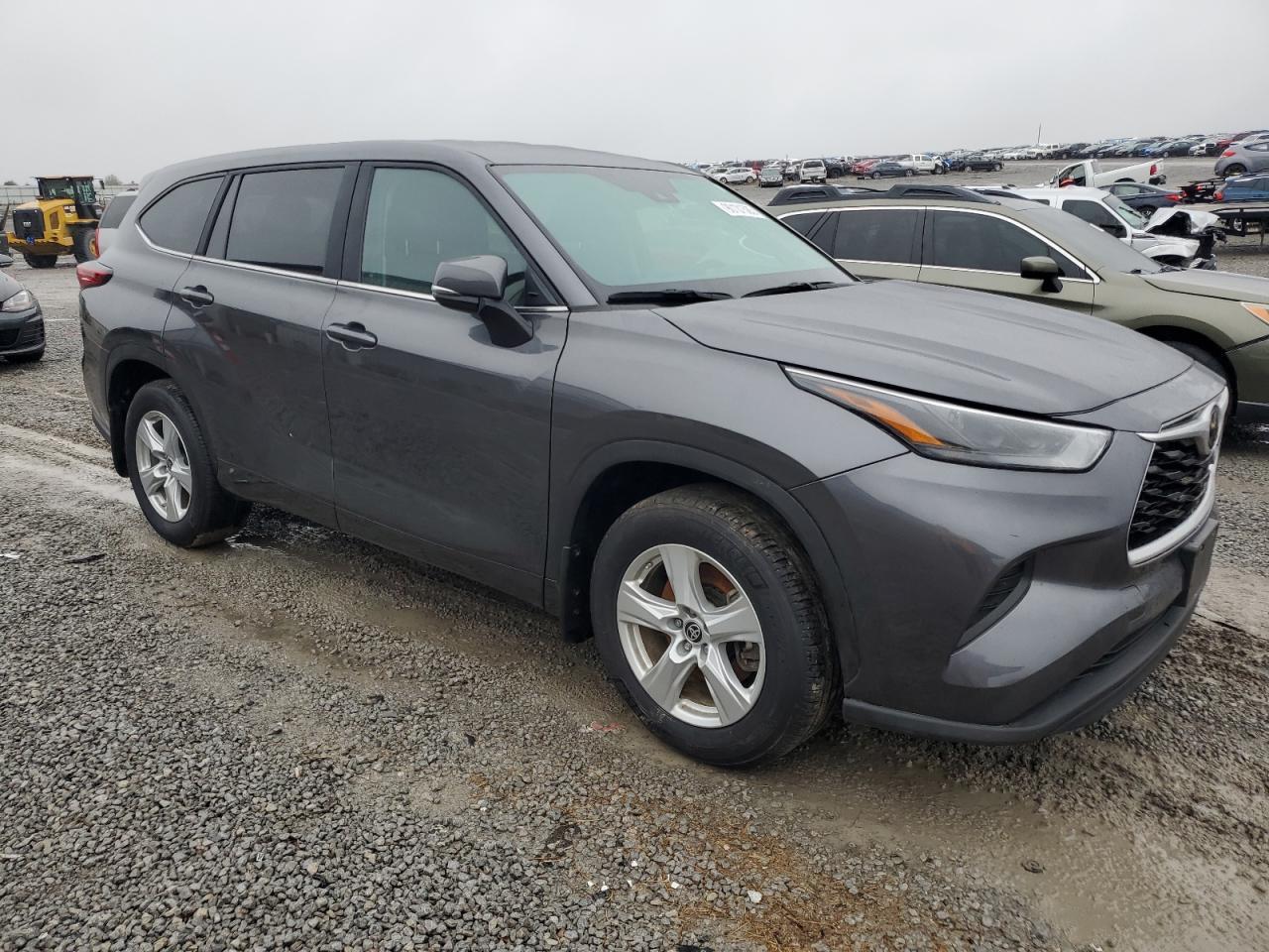 2023 Toyota Highlander L - Image 4