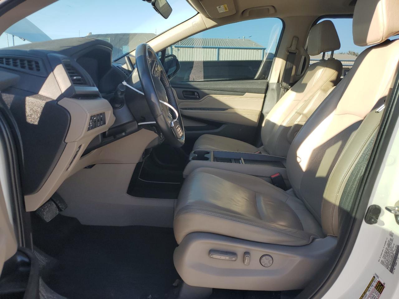 2019 Honda Odyssey Touring - Image 7