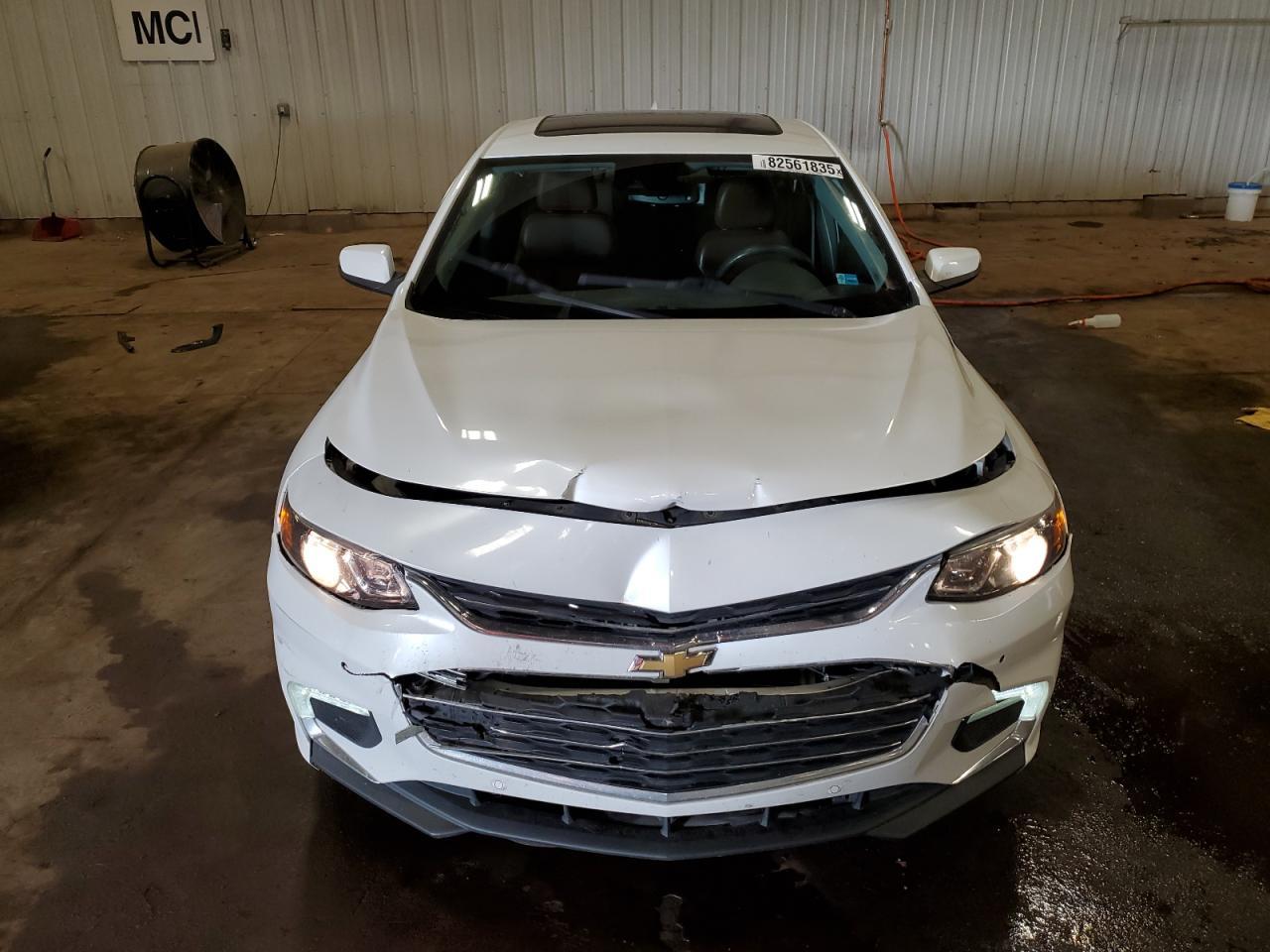 2017 Chevrolet Malibu Premier - Image 5