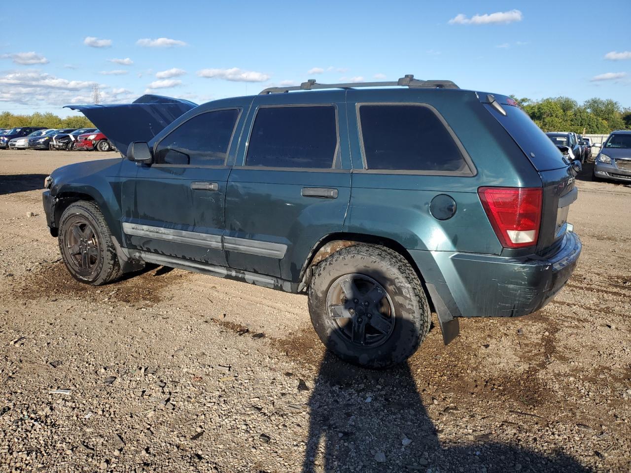 2005 Jeep Grand Cherokee Laredo - Image 2