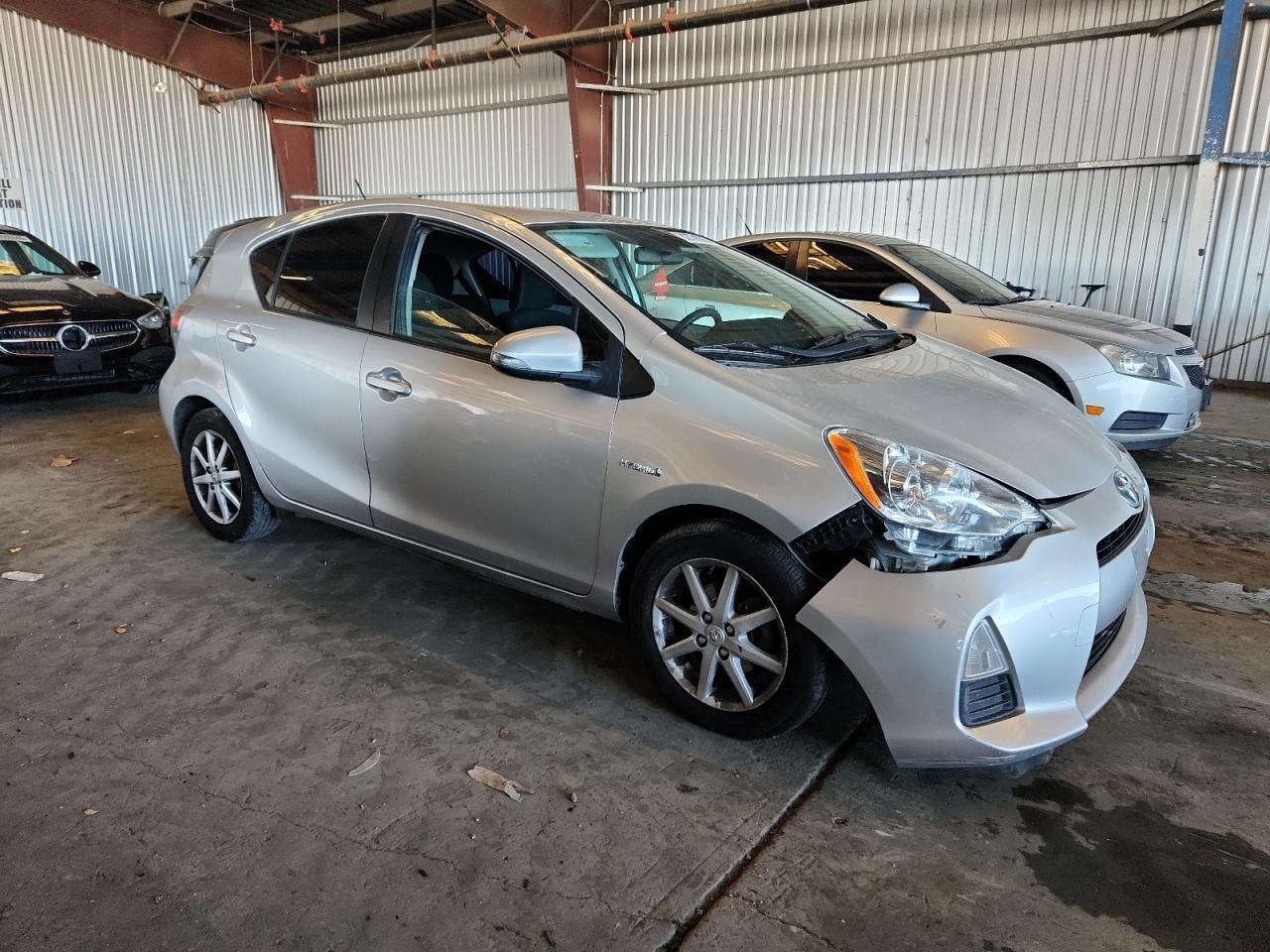 2012 Toyota Prius C - Фото 4