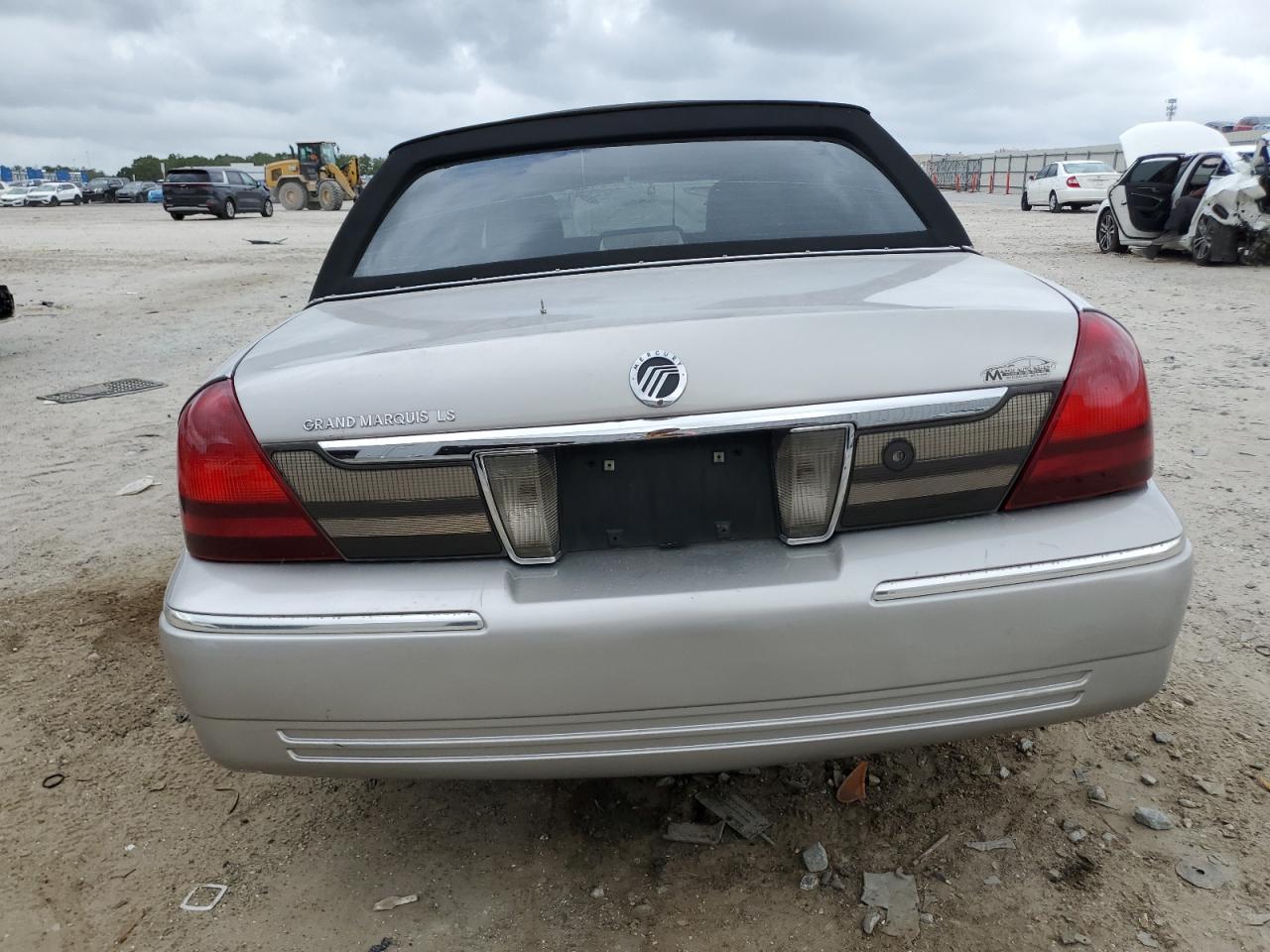 2010 Mercury Grand Marquis Ls - Image 6