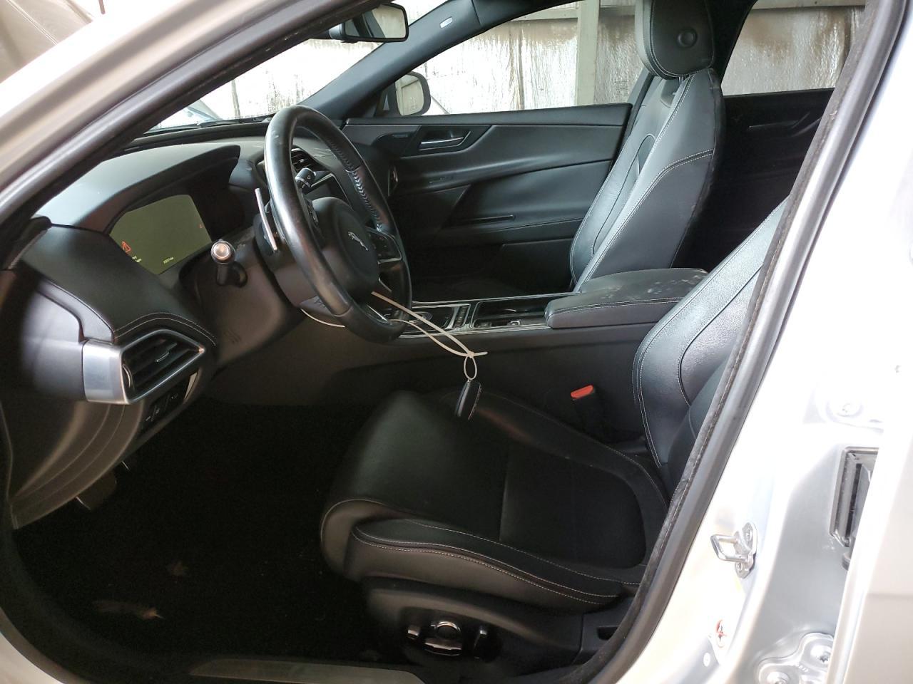 2018 Jaguar Xe S - Фото 7