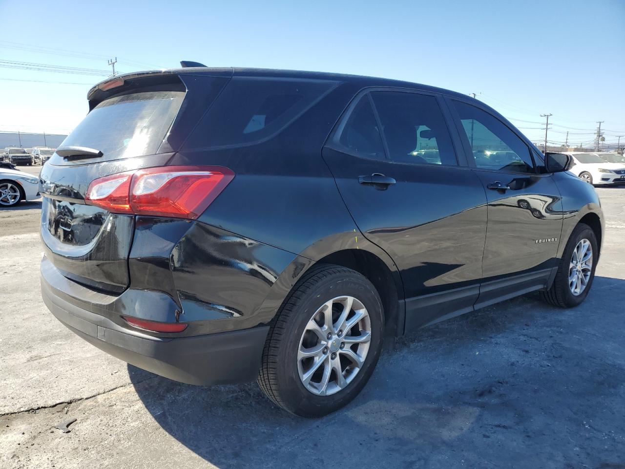2020 Chevrolet Equinox Ls - Image 3