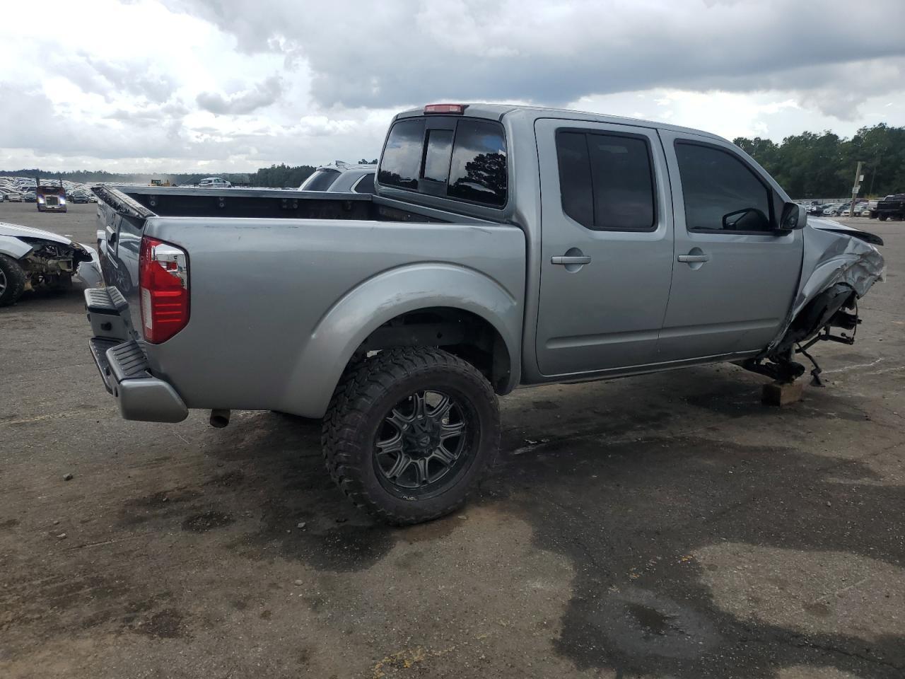 2017 Nissan Frontier S - Image 3