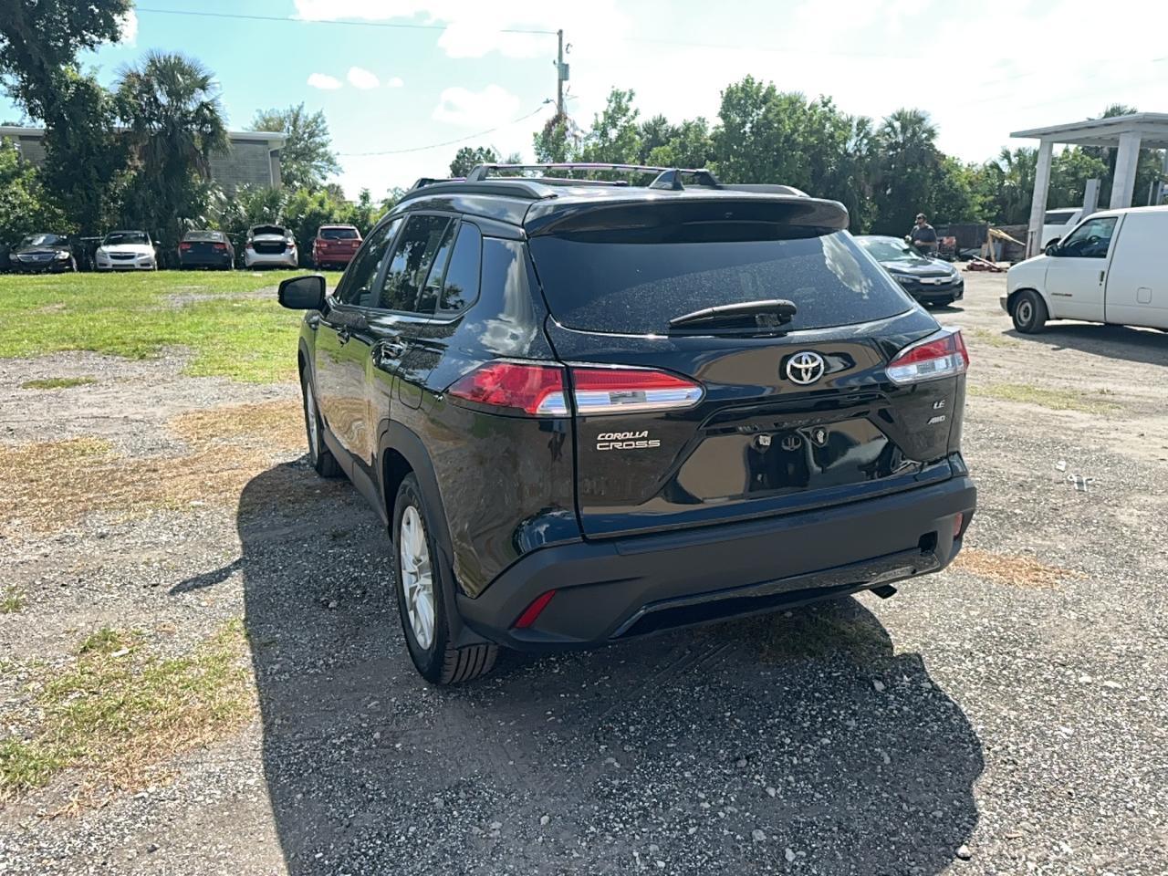 2023 Toyota Corolla Cross Le - Фото 3