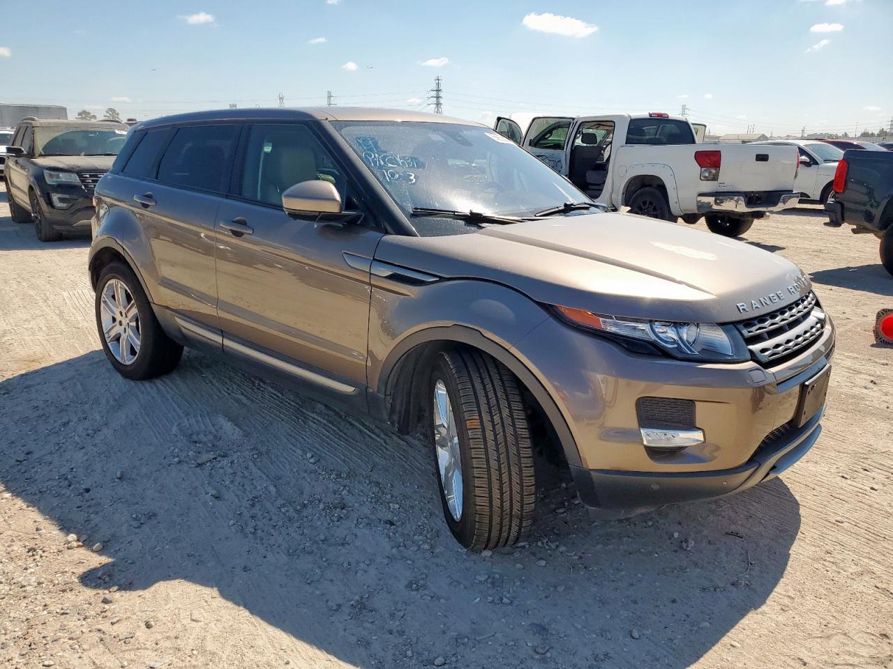 2015 Land Rover Range Rover Evoque Pure Plus - Image 4