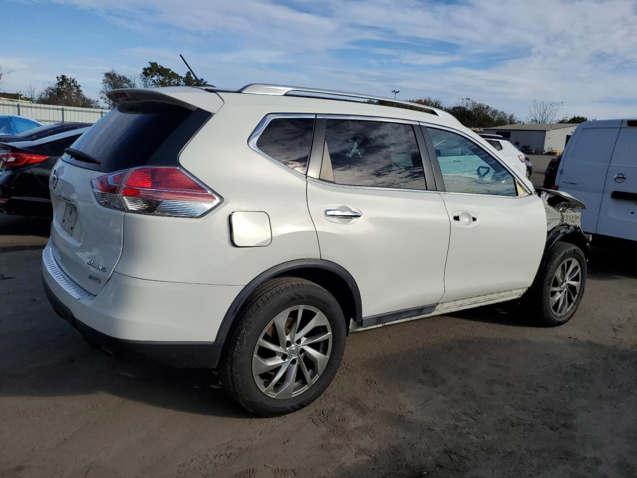 2014 Nissan Rogue S - Фото 3